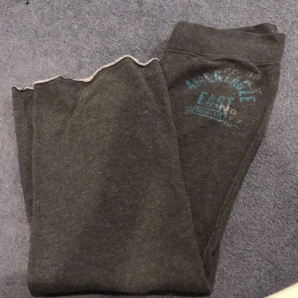 AEO charcoal gray sweatpants size L